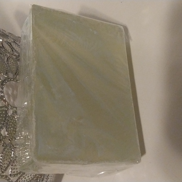 Handcrafted Honey Parsley and lime soap NWT - Picture 2 of 2